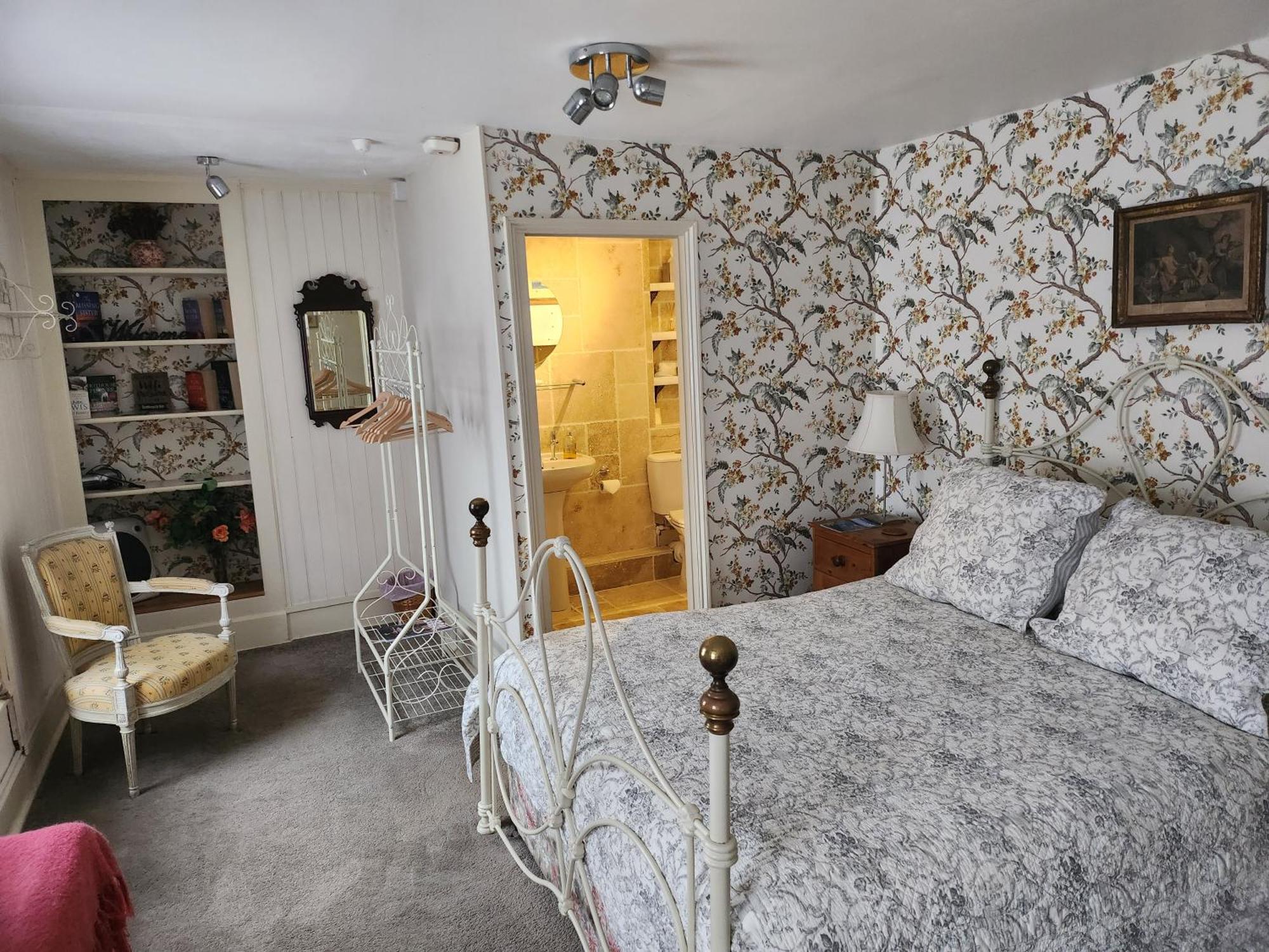 Anzac Street B+bistro Bed & Breakfast 4*